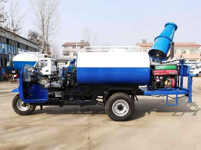 灑（sǎ）水車（chē）